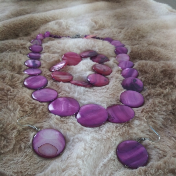 Purple Shell Necklace,Earrings & Bracelet Set NWT - Picture 2 of 12